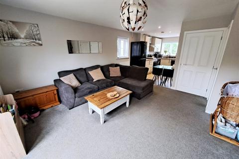3 bedroom end of terrace house for sale, Hutchinson Rise, Sandy SG19