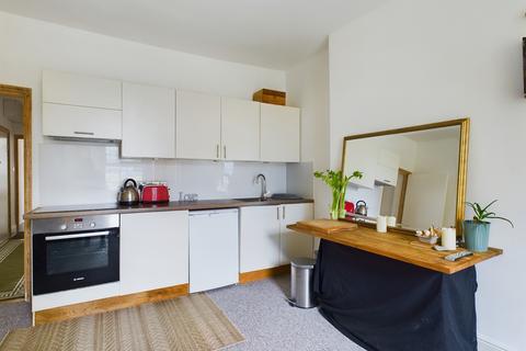 1 bedroom flat to rent, Portsmouth Road, Portsmouth PO6