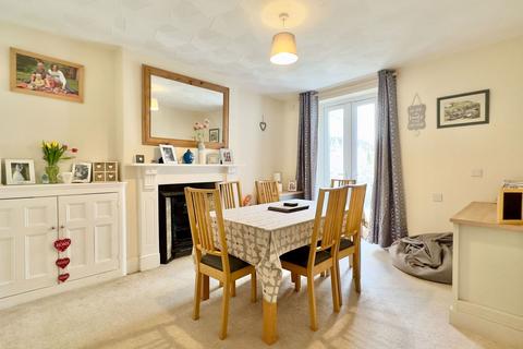19 Trevanion Road, Wadebridge, PL27 7NZ