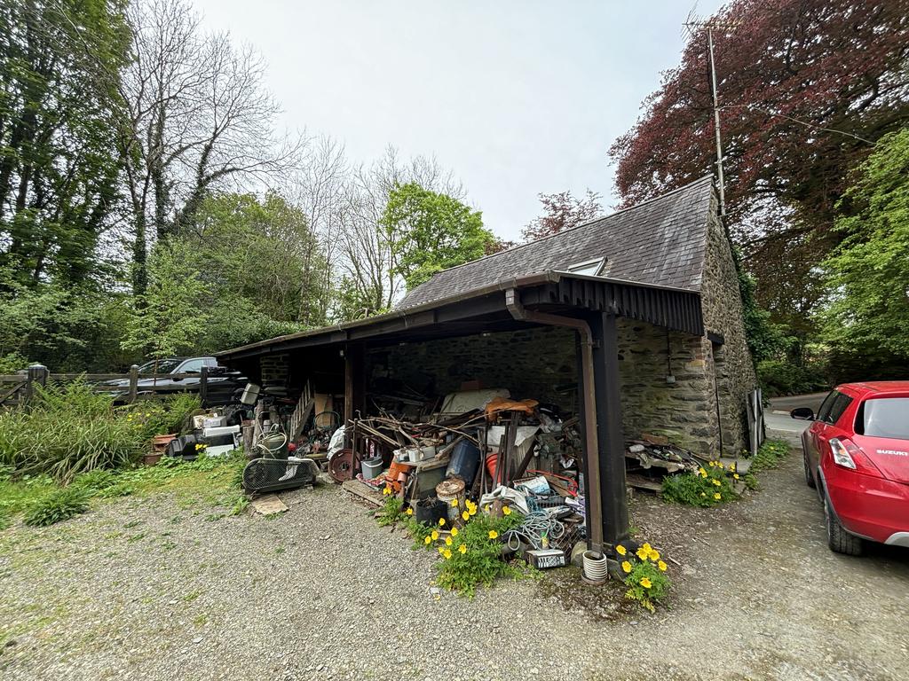 Lean to adjoining garage