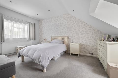 3 bedroom chalet for sale, Pear Tree Road, Ashford, TW15