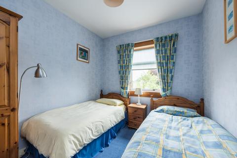 28 Drum Brae North, Edinburgh, EH4 8AZ