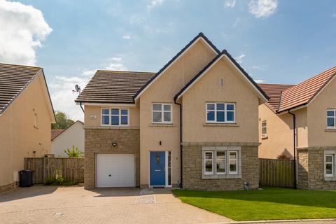 3 Blackadder Drive, Balerno, EH14 5FB