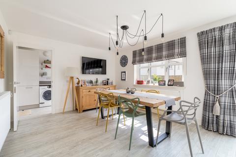 3 Blackadder Drive, Balerno, EH14 5FB