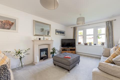 3 Blackadder Drive, Balerno, EH14 5FB