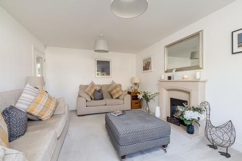 3 Blackadder Drive, Balerno, EH14 5FB