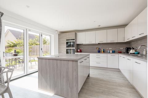 3 Blackadder Drive, Balerno, EH14 5FB