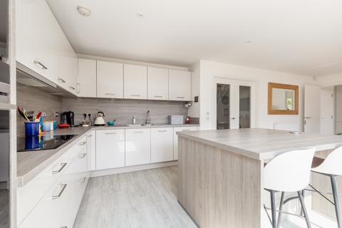 3 Blackadder Drive, Balerno, EH14 5FB