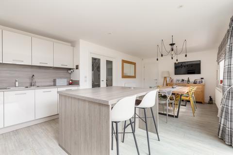 3 Blackadder Drive, Balerno, EH14 5FB