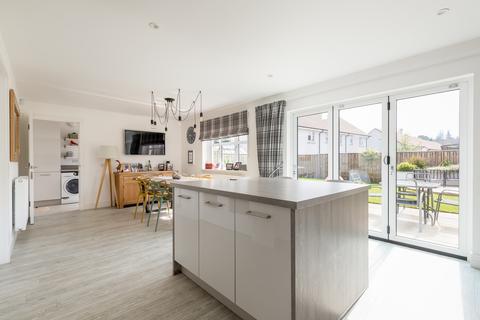 3 Blackadder Drive, Balerno, EH14 5FB