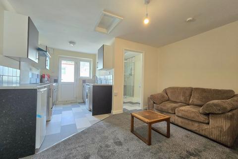 1 bedroom cottage to rent, Farnham Road, Liss