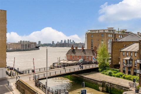 2 bedroom apartment for sale, Lockview Court, E14