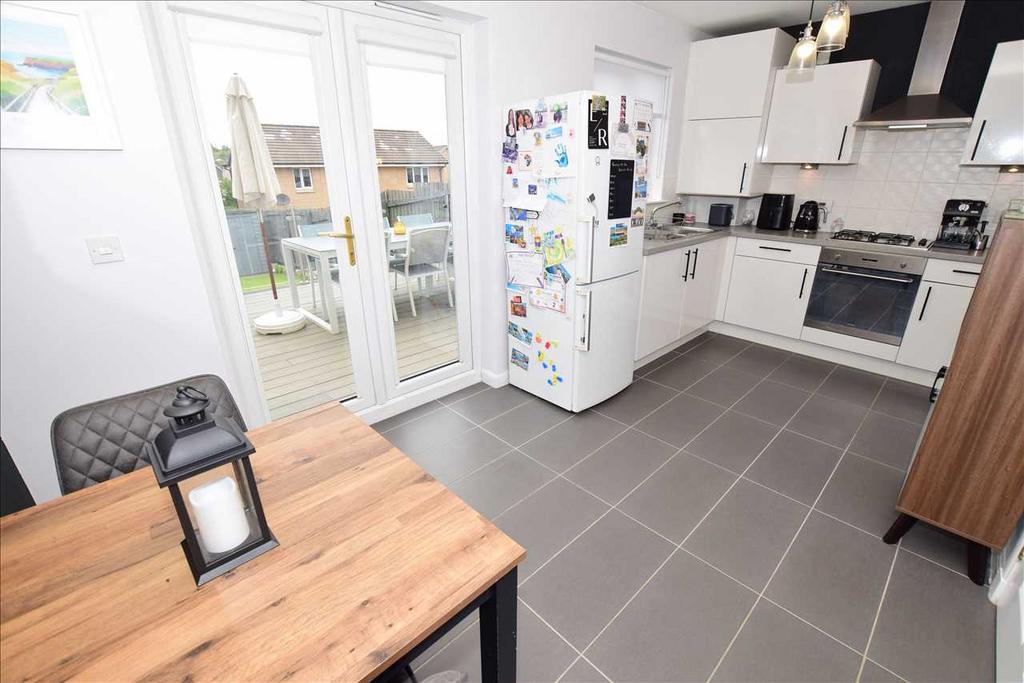 Kitchen / Dining