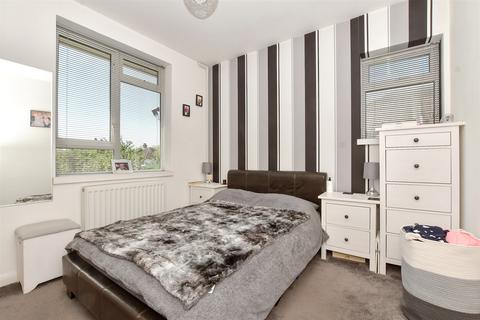 2 bedroom maisonette for sale, Coniston Way, Chessington, Surrey