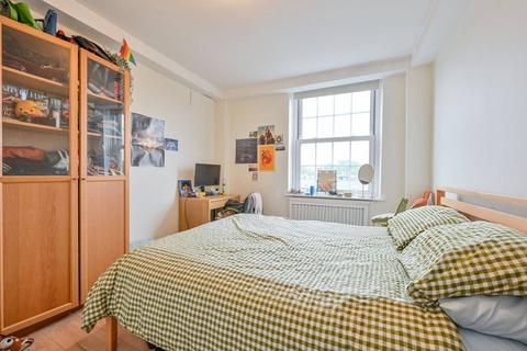 4 bedroom flat to rent, Colne Court, Chiswick, London, W12
