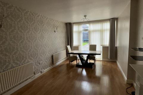 3 bedroom semi-detached house to rent, Fairview Road, Wednesfield WV11