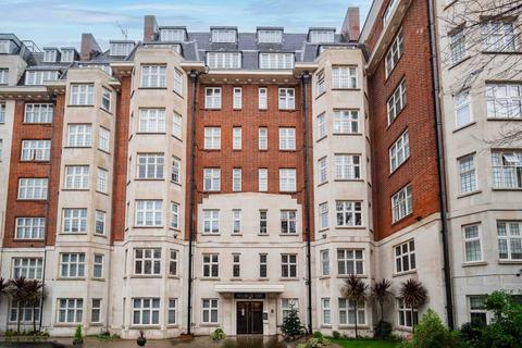 3 bedroom flat to rent, Wellington Court, St John's Wood, London, NW8