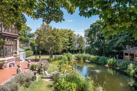 4 bedroom manor house for sale, Brankesmere House, Queens Crescent, Southsea, Portsmouth, Hampshire