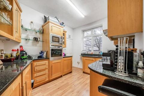 3 bedroom apartment for sale, Avenue Road, St John's Wood NW8