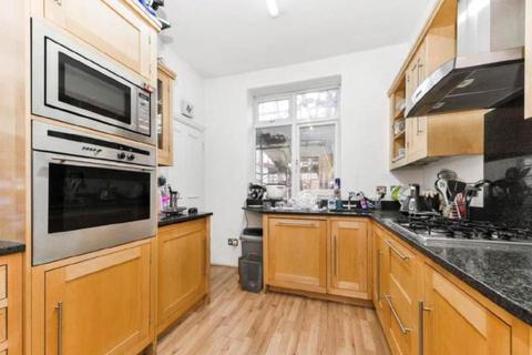 3 bedroom apartment for sale, Avenue Close, St John's Wood NW8