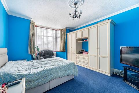 4 bedroom semi-detached house for sale, Harrowdene Road, North Wembley, Wembley, HA0