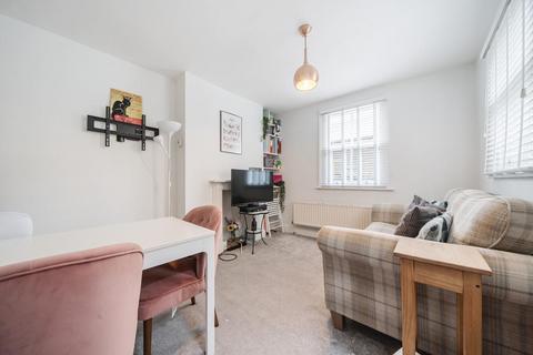 5 Smiths Yard, London, SW18 4HR