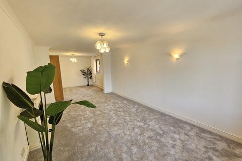 3 bedroom bungalow to rent, Lilac Close, Great Bridgeford, ST18 9PZ