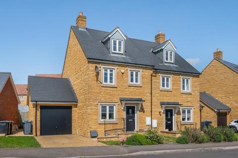 42 Evans Way, Chipping Norton, OX7 5RZ