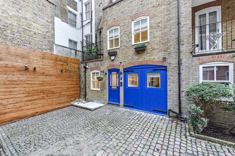 3 bedroom mews to rent, Rutland Mews, NW8