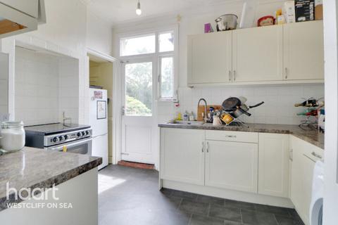 4 bedroom flat for sale, Lancaster Gardens, SOUTHEND-ON-SEA