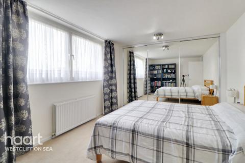 2 bedroom flat for sale, East Street, SOUTHEND-ON-SEA