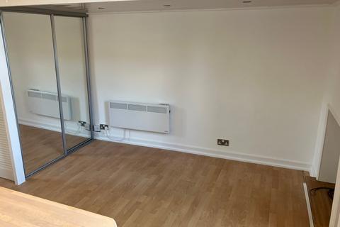 Studio to rent, Church Street, Glasgow G11