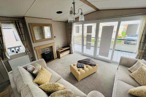 3 bedroom lodge for sale, Chichester Lakeside Holiday Park
