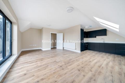 2 bedroom apartment to rent, Croft Avenue West Wickham BR4