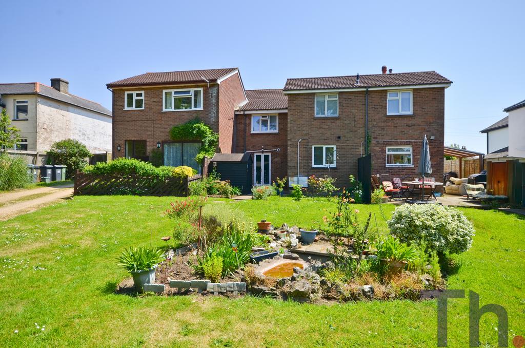 Rear Elevation &amp; Communal Gardens.JPG