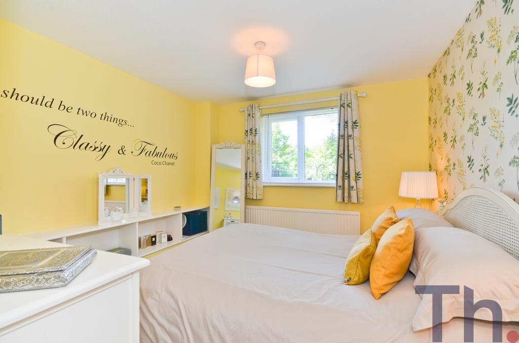 Bedroom 1.JPG