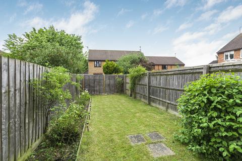 2 bedroom terraced house for sale, Lapwing Close, Bicester, OX26