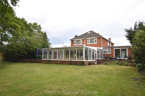 4 bedroom detached house for sale, Rowner Road, Gosport