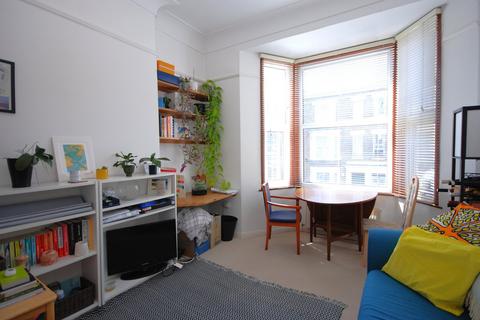 2 bedroom flat to rent, Offley Road, Oval SW9