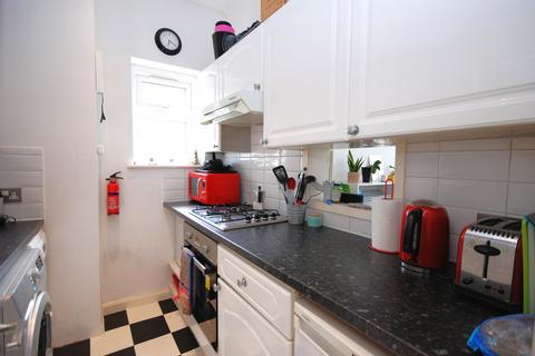 2 bedroom flat to rent, Offley Road, Oval SW9