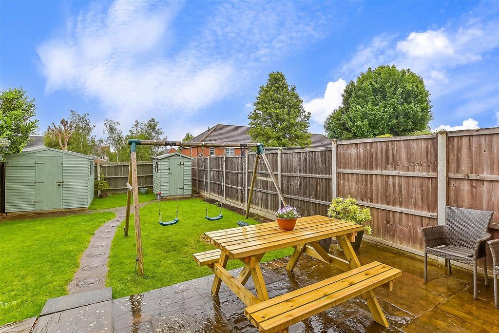 Mayfair Avenue, Loose, Maidstone, Kent 3 bed semidetached house for