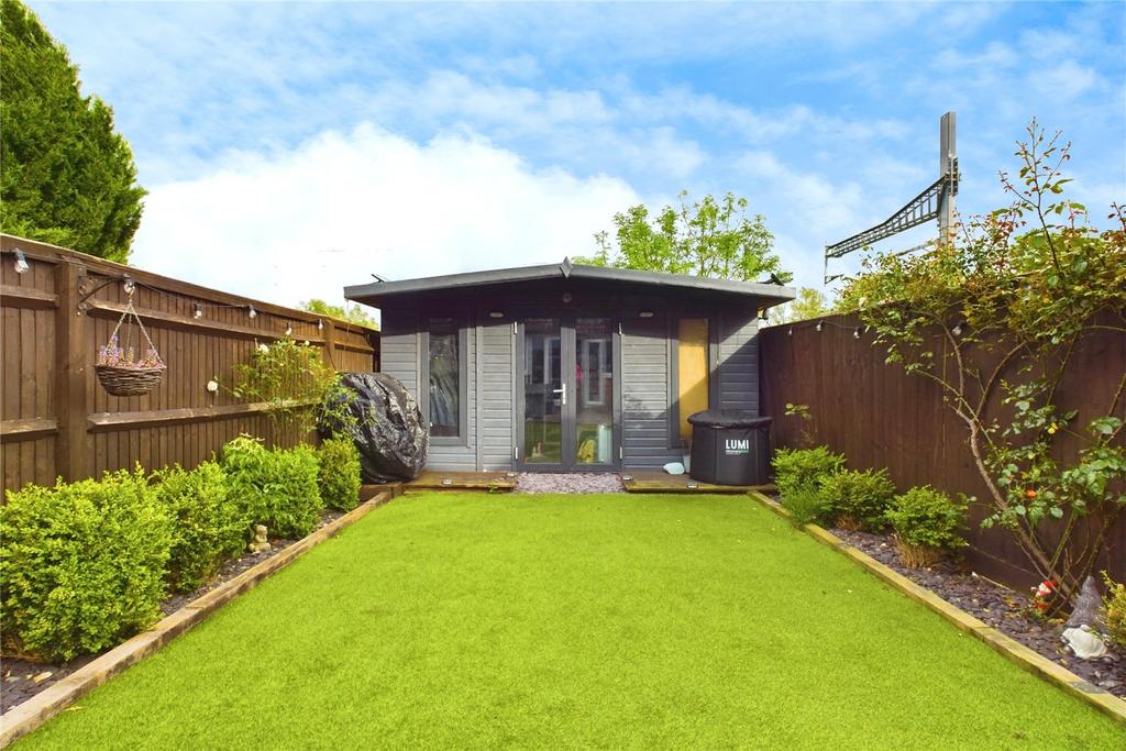 Office/Outbuilding