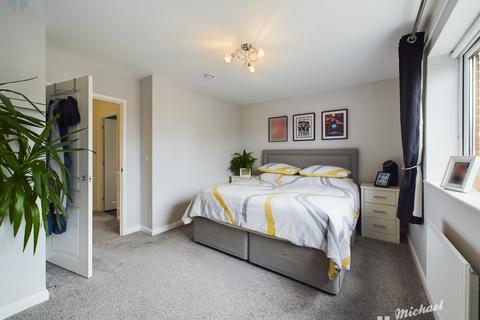 2 bedroom terraced house for sale, Pixie Road, AYLESBURY, HP18 0GJ
