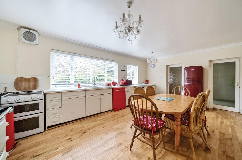 Kitchen breakfast room