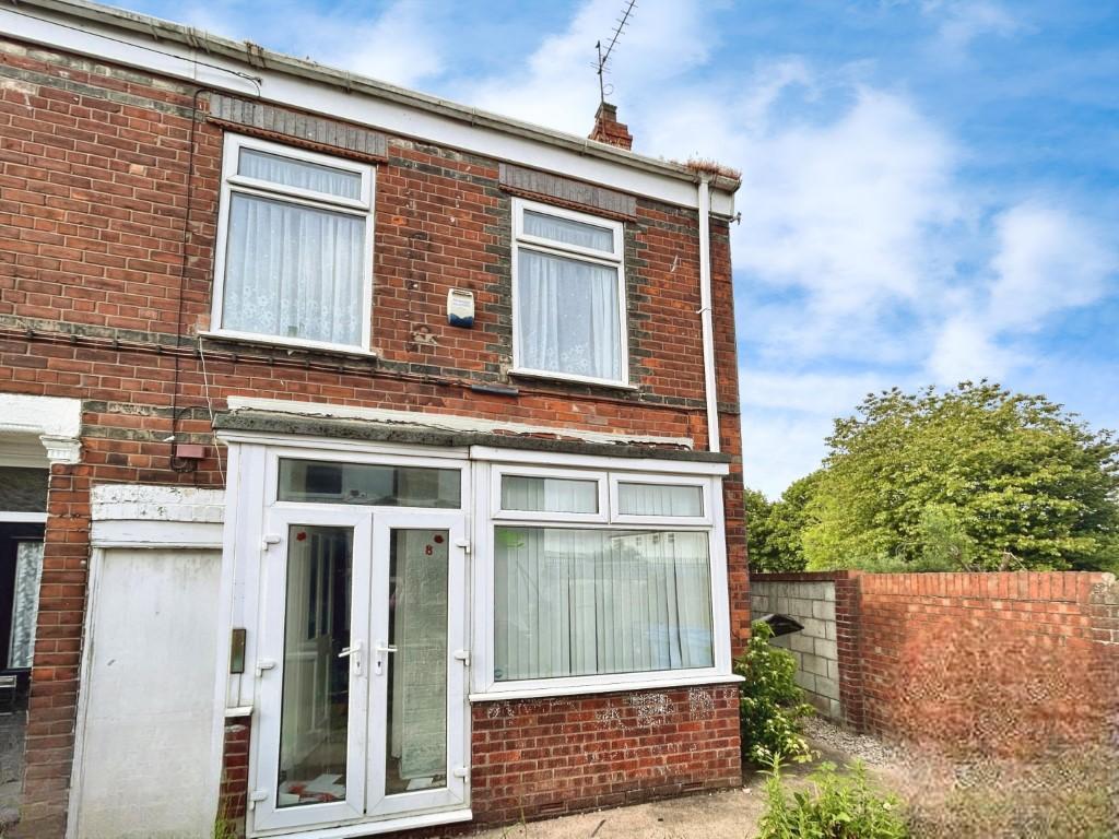 A Three Bedroom End Terrace House   For Sale by A
