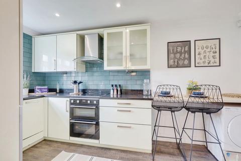 7 Chase Gardens, Westcliff-on-sea, SS0 0RS