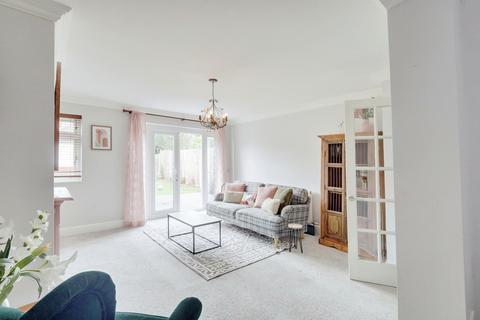 7 Chase Gardens, Westcliff-on-sea, SS0 0RS
