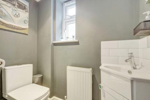 7 Chase Gardens, Westcliff-on-sea, SS0 0RS