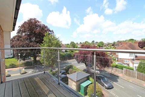 2 bedroom flat for sale, Winchester Road, Bromley, BR2