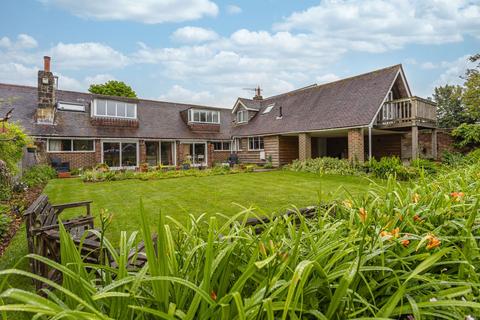 4 bedroom semi-detached house for sale, Lewes Road, East Grinstead RH19